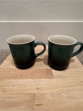 Le Creuset Artichaut Stoneware Mugs with Cream Interior - Pair
